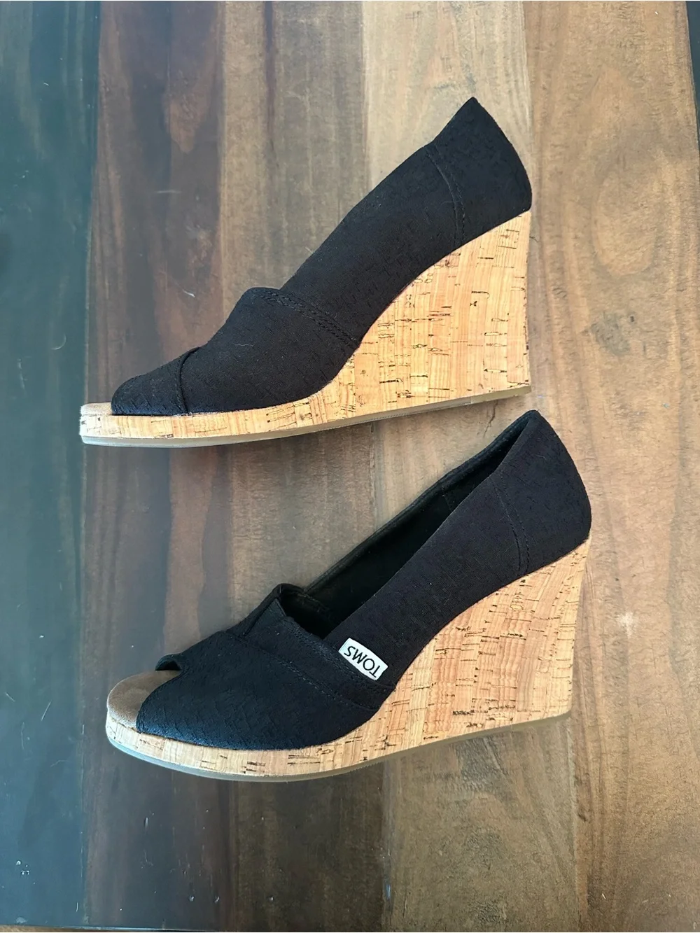 Toms black canvas